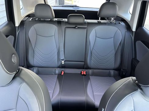 New 2026 Volkswagen Tiguan SE image 14