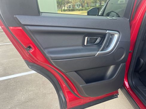 Used 2017 Land Rover Discovery Sport HSE image 16