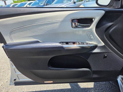 Used 2015 Toyota Avalon Limited FWD image 18