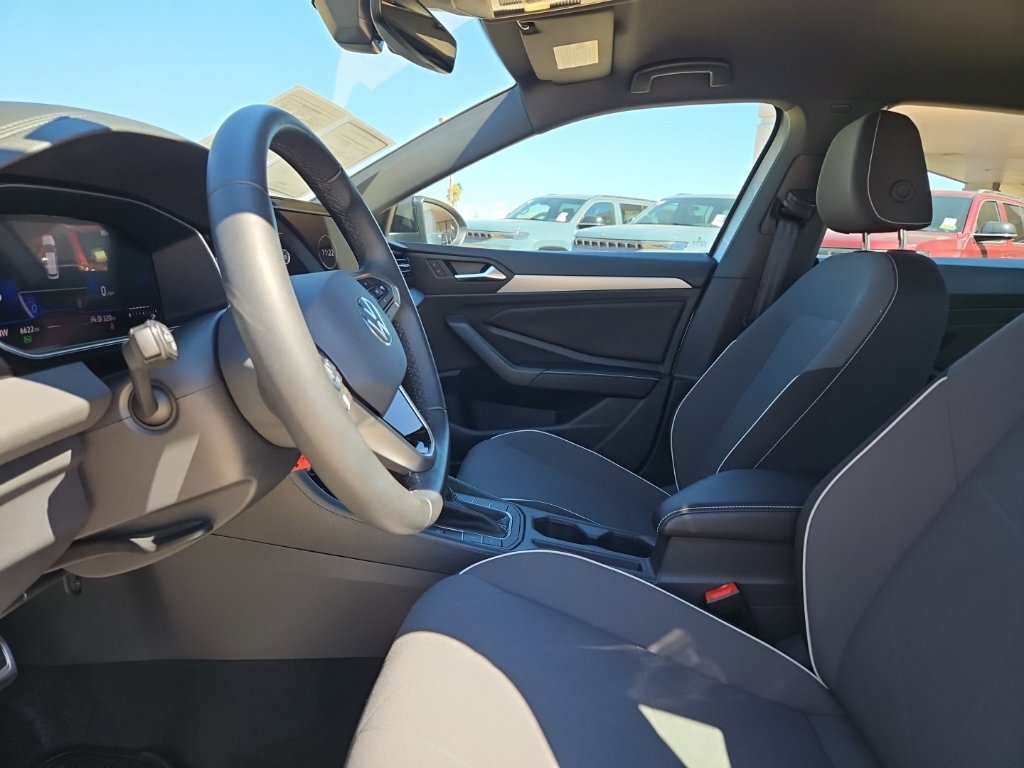 Used 2025 Volkswagen Jetta Sport FWD image 15