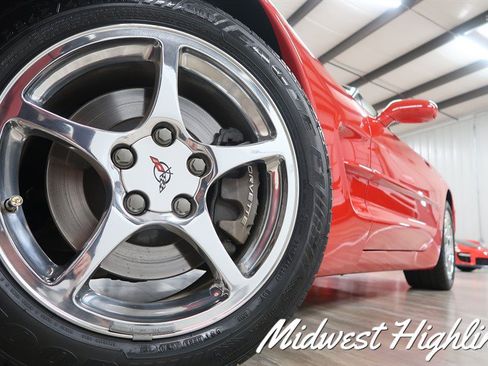 Used 2002 Chevrolet Corvette Coupe w/ Preferred Equipment Group2 RWD image 3