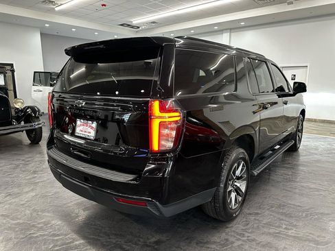 Used 2023 Chevrolet Suburban Z71 w/ Luxury Package AWD/4WD image 5
