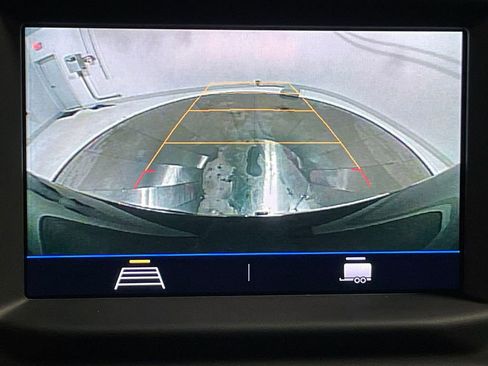 Used 2020 Chevrolet Silverado 1500 Custom w/ Custom Value Package image 4