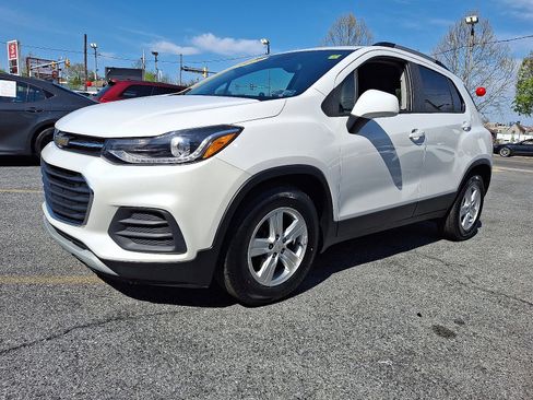 Used 2021 Chevrolet Trax LT FWD image 1