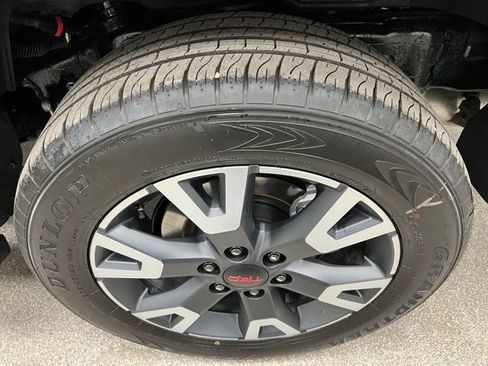 Used 2025 Toyota 4Runner TRD Sport AWD/4WD image 17