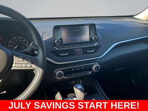 Used 2024 Nissan Altima 2.5 S FWD image 12