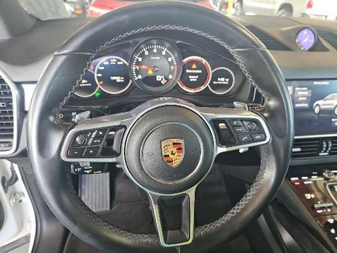 Used 2019 Porsche Cayenne AWD/4WD image 5