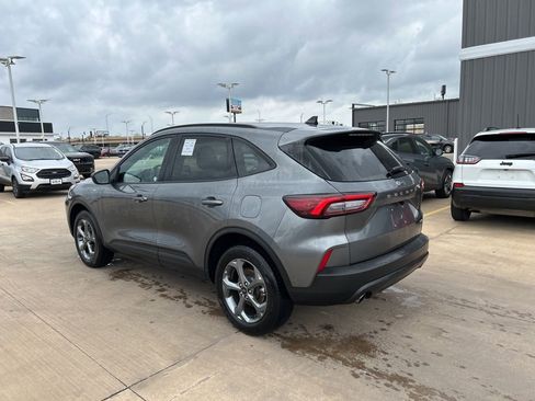 Used 2025 Ford Escape ST-Line image 2