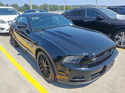 Used 2014 Ford Mustang GT RWD image 2