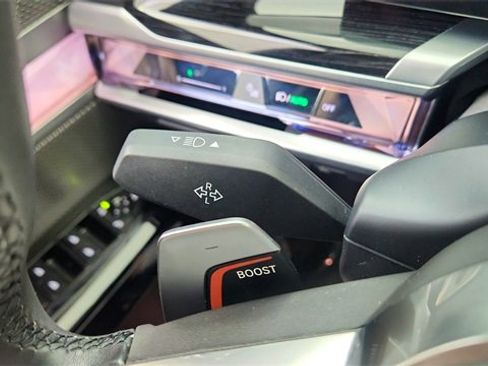 Used 2024 BMW 740i image 41