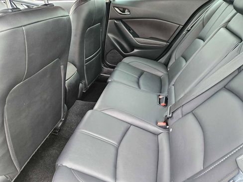 Used 2018 MAZDA MAZDA3 Touring image 29