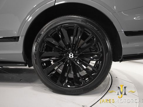 Used 2023 Bentley Bentayga Speed image 75