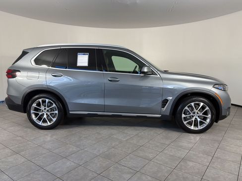Used 2026 BMW X5 xDrive40i AWD/4WD image 8