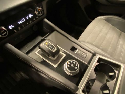 Used 2024 Mitsubishi Outlander SE image 19