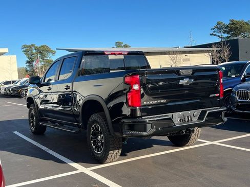 Used 2024 Chevrolet Silverado 1500 ZR2 w/ Technology Package image 4