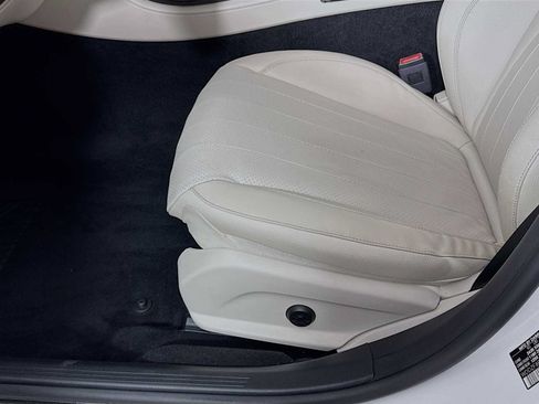Used 2020 Mercedes-Benz E 350 4MATIC Sedan image 25