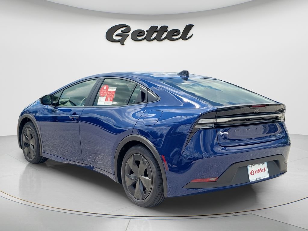 New 2027 Toyota Prius Plug-In Hybrid FWD image 7