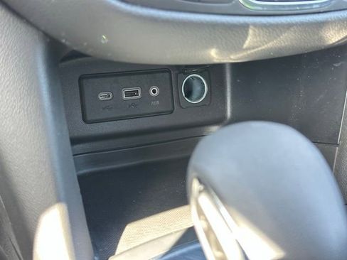 Used 2022 Chevrolet Equinox LT FWD image 21