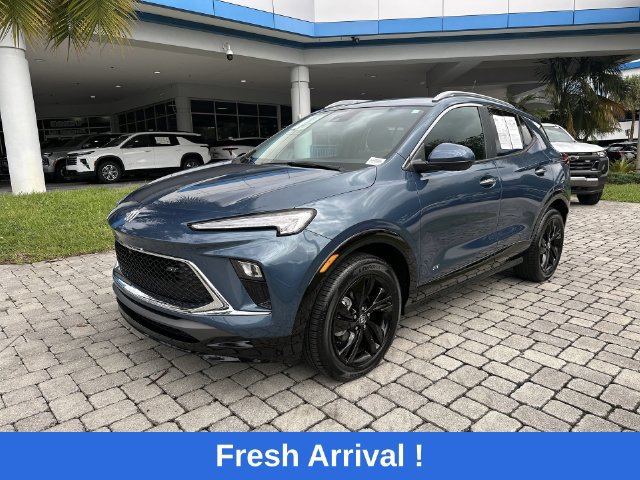 Used 2025 Buick Encore GX Sport Touring w/ Advanced Technology Package FWD image 4