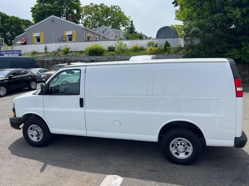 Used 2019 Chevrolet Express 2500 RWD image 9