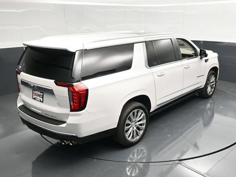 Used 2022 GMC Yukon XL Denali AWD/4WD image 48