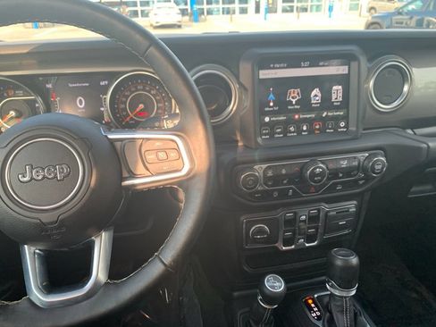 Used 2020 Jeep Gladiator Overland AWD/4WD image 10