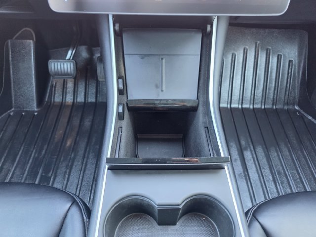 Used 2021 Tesla Model Y Long Range AWD/4WD image 32