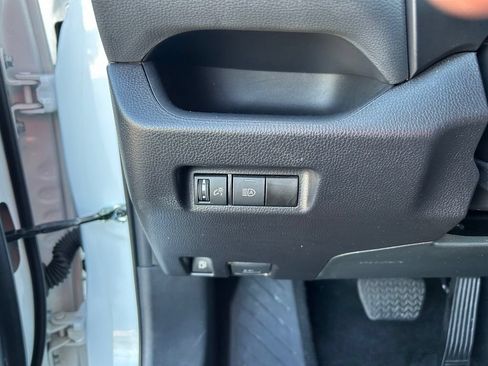 Used 2025 Toyota RAV4 XLE AWD/4WD image 25