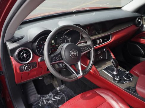 Used 2018 Alfa Romeo Stelvio Ti AWD/4WD image 9