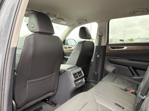 New 2026 Volkswagen Atlas SE FWD image 12