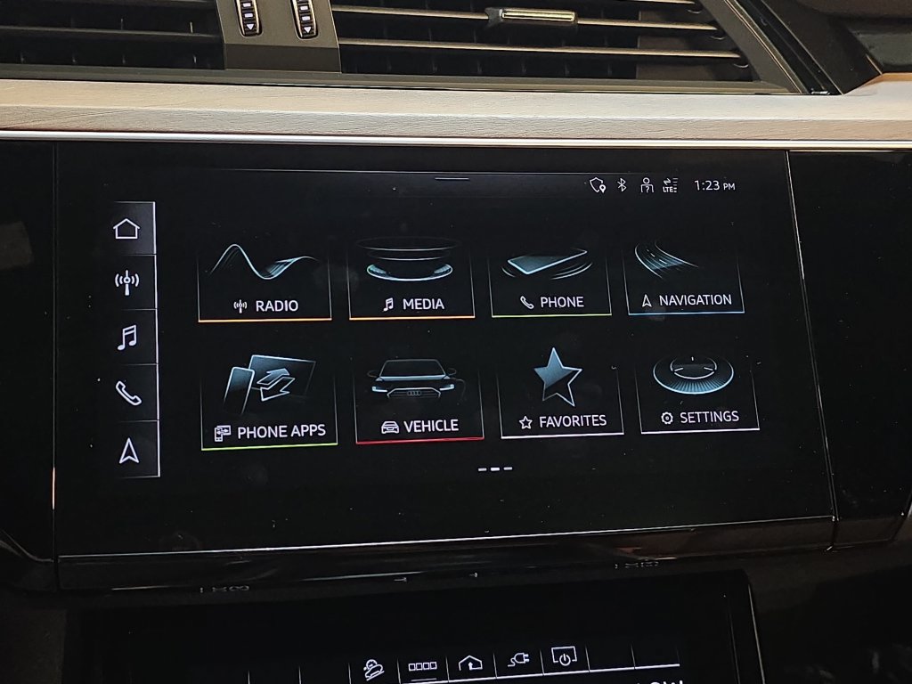 Certified 2024 Audi Q8 e-tron Premium Plus AWD/4WD image 25