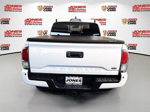 Certified 2020 Toyota Tacoma TRD Off-Road w/ Technology Package image 13