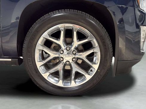 Used 2017 Cadillac Escalade Platinum AWD/4WD image 41