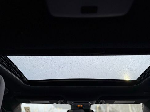 Used 2024 Toyota Corolla SE w/ SE Package image 28