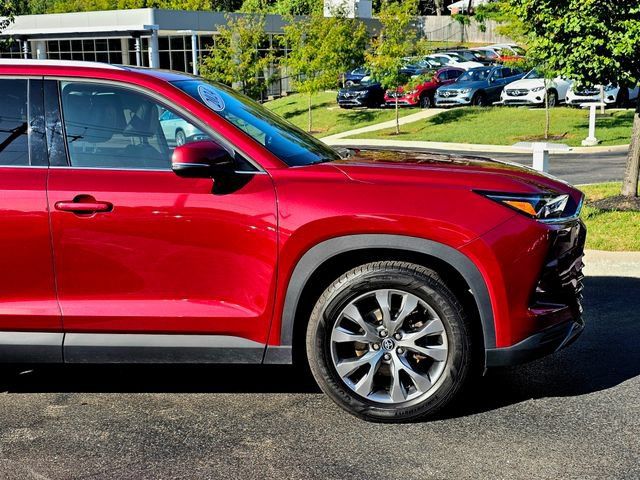 Used 2024 Toyota Grand Highlander AWD image 5