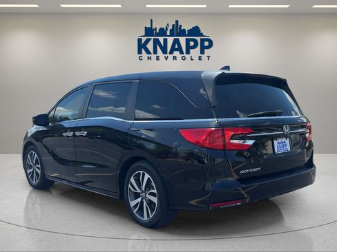 Used 2023 Honda Odyssey Touring image 3