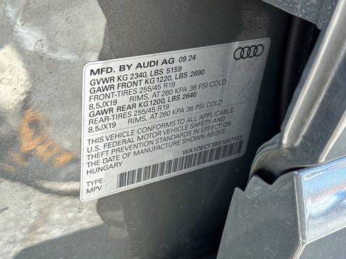 Used 2025 Audi Q3 2.0T Premium AWD/4WD image 24