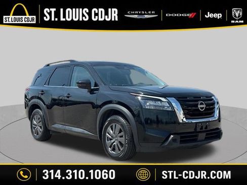 Used 2025 Nissan Pathfinder SV AWD/4WD image 1