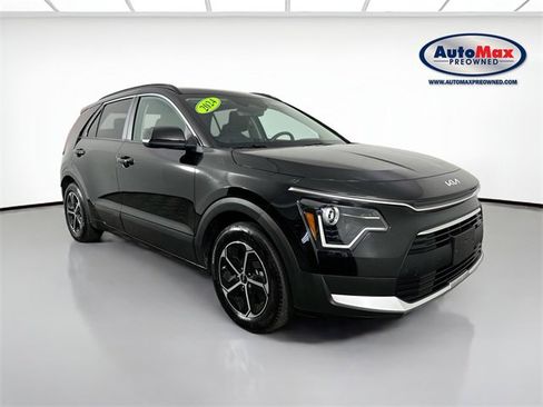 Used 2024 Kia Niro LX image 1