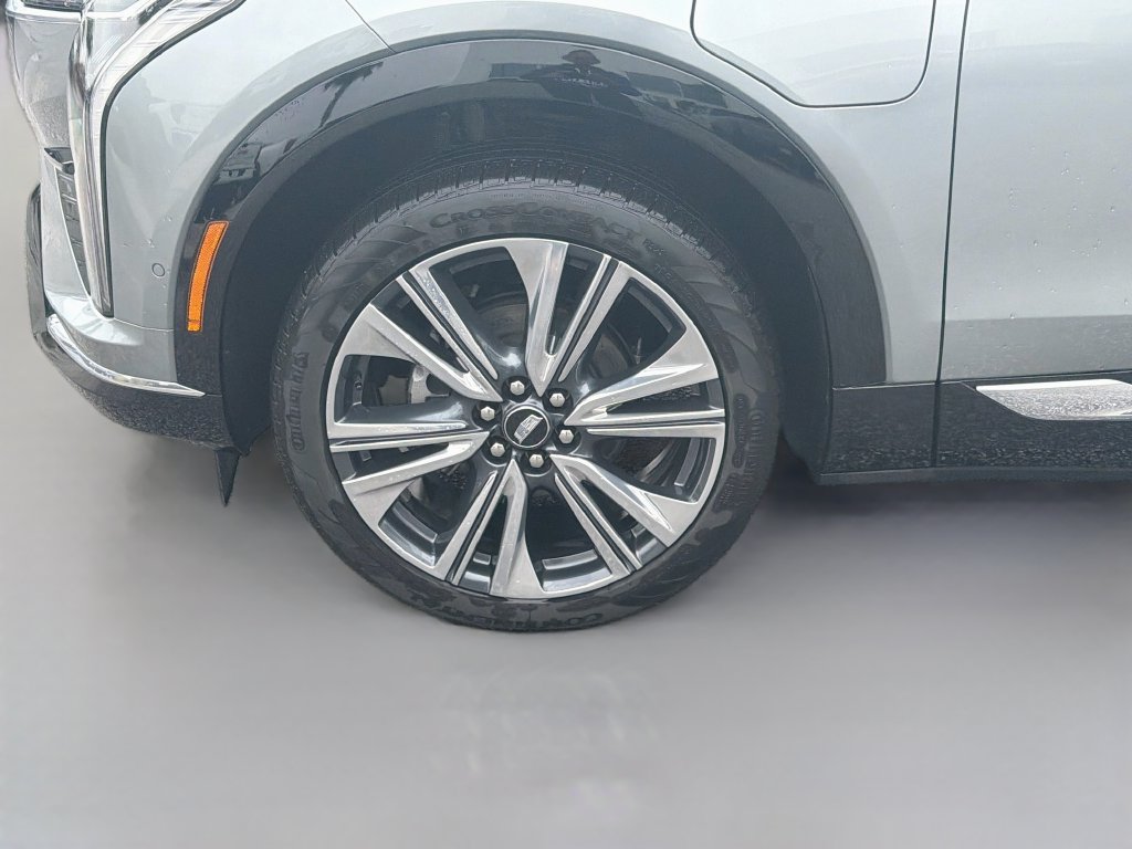 Certified 2025 Cadillac Optiq Luxury 2 AWD/4WD image 33