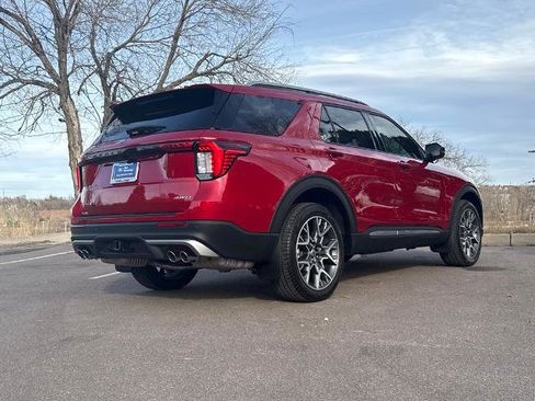 Certified 2025 Ford Explorer Platinum w/ Ultimate Package image 7