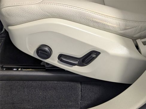 Used 2022 Volvo XC90 T6 Momentum w/ Advanced Package image 13