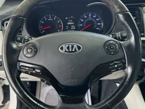 Used 2015 Kia K900 Luxury RWD image 27