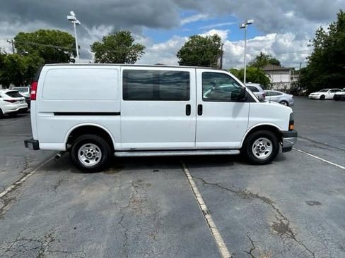 Used 2019 GMC Savana 2500 w/ Driver Convenience Package image 5