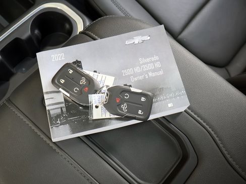 Used 2022 Chevrolet Silverado 2500 LTZ w/ LTZ Plus Package image 28