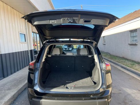 Used 2025 Nissan Rogue SV image 33