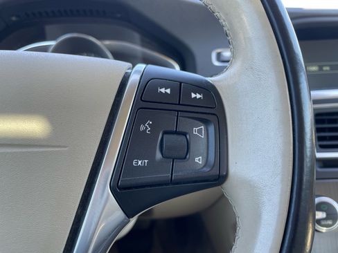 Used 2015 Volvo S60 T5 Premier w/ Convenience Package image 9