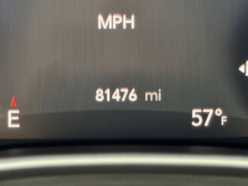 Used 2021 Chrysler Pacifica Touring-L w/ Uconnect Theater Family Group image 40