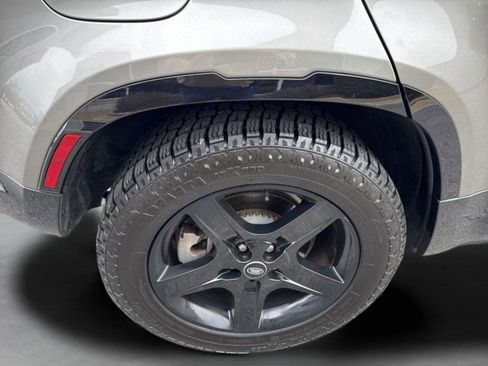 Used 2022 Land Rover Defender 110 X-Dynamic SE image 26