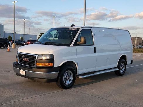 Used 2024 GMC Savana 2500 w/ Driver Convenience Package image 3